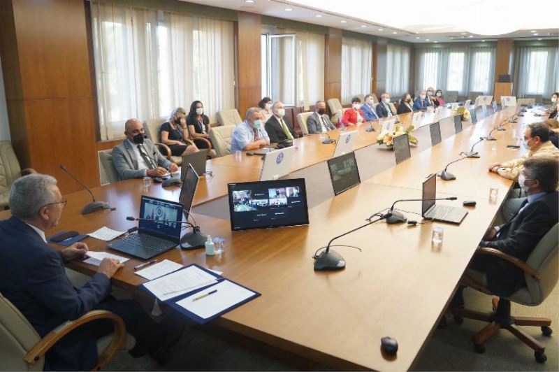 İki köklü üniversiteden iş birliği protokolü