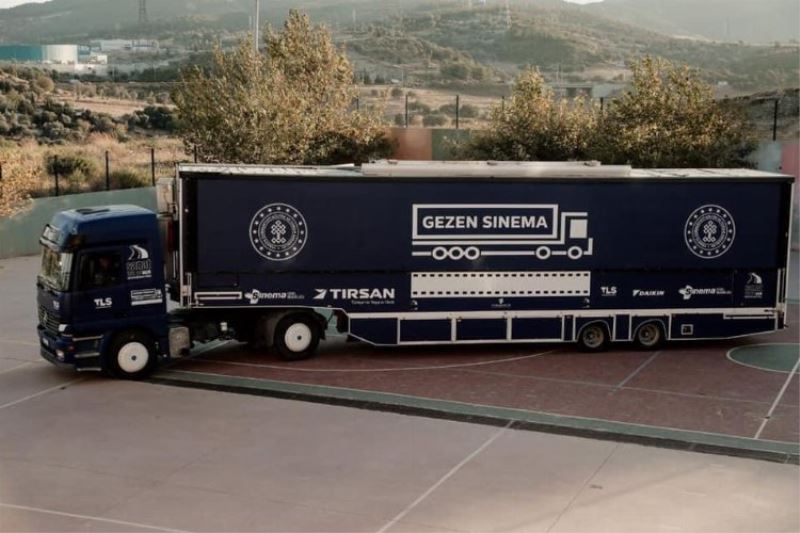 Gezer tır içinde film keyfi 