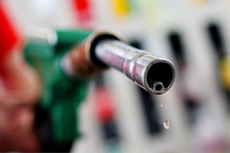 Benzinde pompaya yansımayan zam!