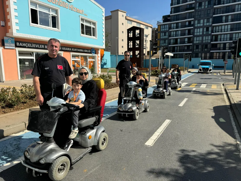 Penguen Anaokulu çocukları trafik kurallarını öğrendi